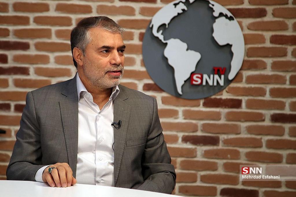 کرمی: عناصری در دانشگاهها نخبگان را به مهاجرت از کشور تشویق میکنند که این خیانت است