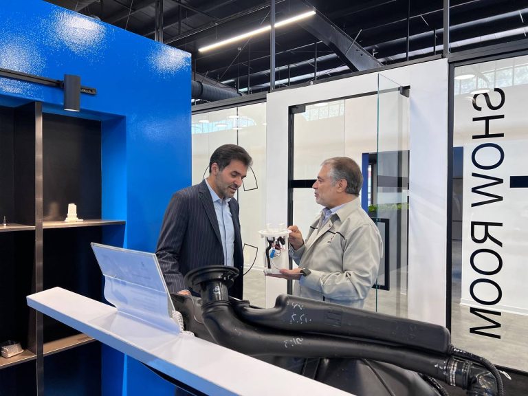 بازدید مدیرعامل هلدینگ توسعه کسب و کار سبا  از کارخانه نوآوری و صنایع خلاق آمپر